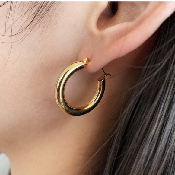 14K Gold 18mm Hoop Earrings - Picture 6 of 8